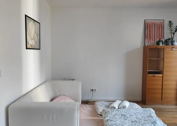 Séjour chez l'habitant Avea - Accessible Downtown Retreat Near Hofgarten Augsbourg