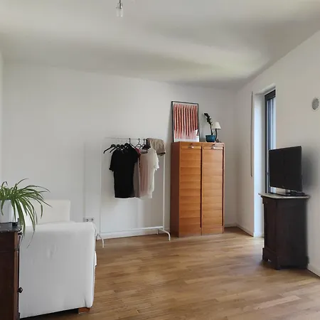 Quarto em Acomodações Particulares Avea - Accessible Downtown Retreat Near Hofgarten